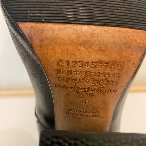 MAISON MARTIN MARGIELA 22 BLACK LEATHER CUT OUT HEELED PUMPS W/38 - Picture 8 of 8